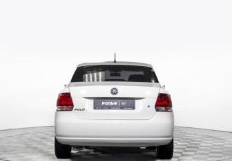 Подержанный автомобиль Volkswagen Polo Sedan 2011 года (6 фото)