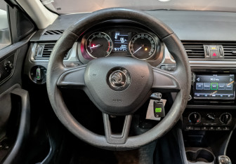 Подержанный автомобиль Skoda Rapid Liftback 2019 года (22 фото)