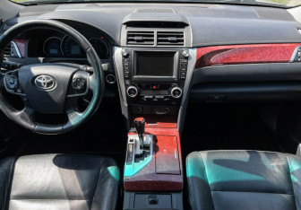 Подержанный автомобиль Toyota Camry Sedan 2012 года (12 фото)