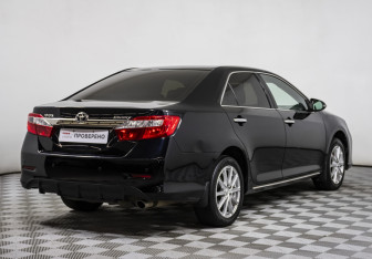 Подержанный автомобиль Toyota Camry Sedan 2013 года (5 фото)