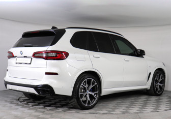 Подержанный автомобиль BMW X5 2019 года (2 фото)