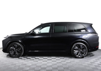 Подержанный автомобиль LiXiang L9 2023 года (8 фото)