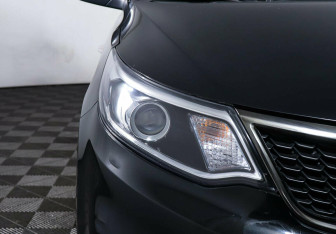 Подержанный автомобиль Kia Rio Sedan 2016 года (7 фото)