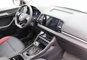 Подержанный автомобиль Skoda Karoq 2024 года (10 фото)