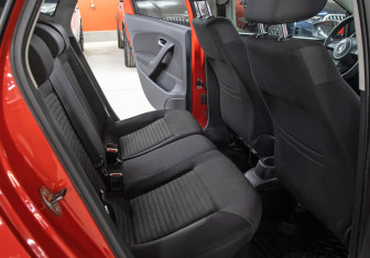 Подержанный автомобиль Volkswagen Polo Hatchback 2011 года (12 фото)