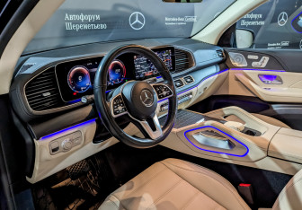Подержанный автомобиль Mercedes-Benz GLE 2021 года (16 фото)
