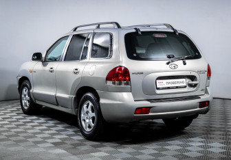 Подержанный автомобиль Hyundai Santa Fe 2008 года (7 фото)