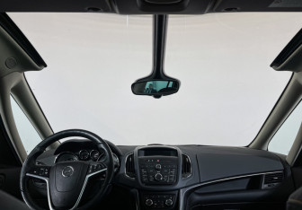 Подержанный автомобиль Opel Zafira Compactvan 2013 года (14 фото)
