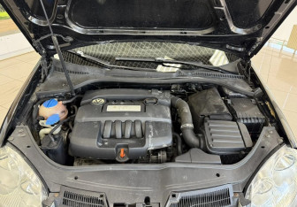 Подержанный автомобиль Volkswagen Jetta Sedan 2008 года (21 фото)