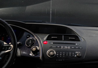 Подержанный автомобиль Honda Civic Hatchback 2007 года (10 фото)