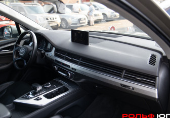 Подержанный автомобиль Audi Q7 2015 года (7 фото)