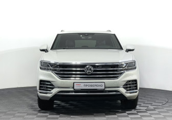Подержанный автомобиль Volkswagen Touareg 2019 года (2 фото)