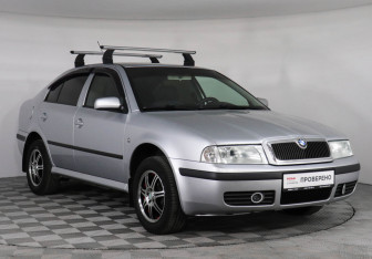 Подержанный автомобиль Skoda Octavia Liftback 2008 года (3 фото)