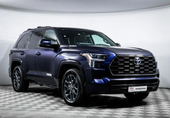 Подержанный автомобиль Toyota Sequoia 2023 года (3 фото)