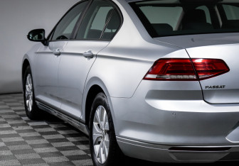 Подержанный автомобиль Volkswagen Passat Sedan 2017 года (18 фото)