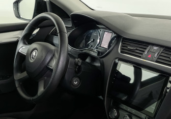 Подержанный автомобиль Skoda Octavia Liftback 2013 года (9 фото)