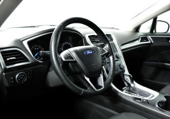 Подержанный автомобиль Ford Mondeo Sedan 2017 года (9 фото)