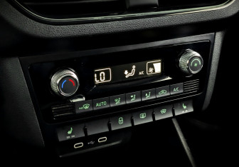 Подержанный автомобиль Skoda Rapid Liftback 2022 года (25 фото)