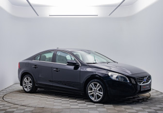 Подержанный автомобиль Volvo S60 2012 года (3 фото)