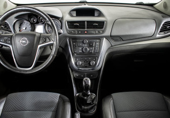 Подержанный автомобиль Opel Mokka 2013 года (11 фото)