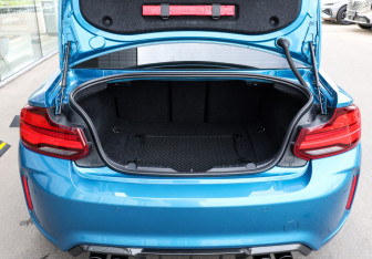 Подержанный автомобиль BMW M2 2021 года (9 фото)