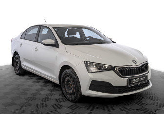 Подержанный автомобиль Skoda Rapid Liftback 2021 года (3 фото)