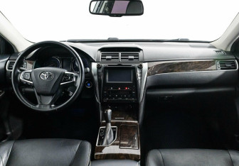 Подержанный автомобиль Toyota Camry Sedan 2016 года (8 фото)