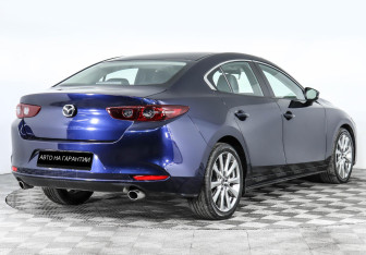 Подержанный автомобиль Mazda 3 Sedan 2020 года (3 фото)