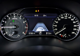 Подержанный автомобиль Infiniti QX80 2021 года (13 фото)