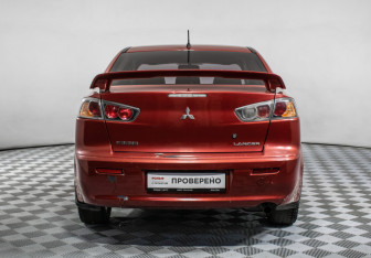 Подержанный автомобиль Mitsubishi Lancer Sedan 2012 года (6 фото)