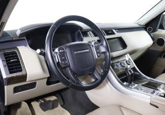 Подержанный автомобиль Land Rover Range Rover Sport 2017 года (13 фото)