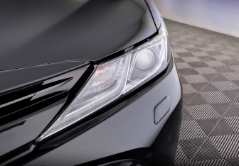 Подержанный автомобиль Toyota Camry Sedan 2019 года (17 фото)