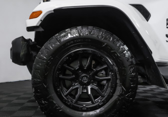 Подержанный автомобиль Jeep Wrangler 2022 года (24 фото)