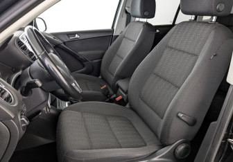 Подержанный автомобиль Volkswagen Tiguan 2016 года (19 фото)