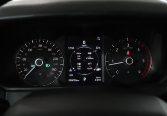 Подержанный автомобиль Land Rover Range Rover Velar 2018 года (11 фото)