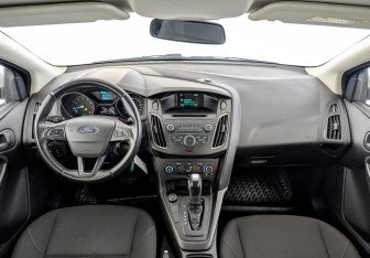Подержанный автомобиль Ford Focus Hatchback 2018 года (14 фото)