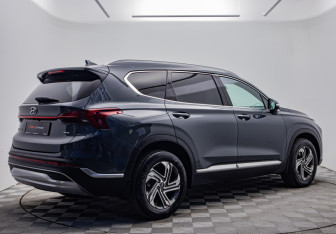 Подержанный автомобиль Hyundai Santa Fe 2021 года (5 фото)
