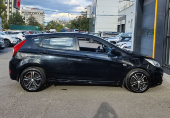 Подержанный автомобиль Hyundai Solaris Hatchback 2013 года (4 фото)