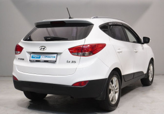 Подержанный автомобиль Hyundai ix35 2012 года (5 фото)