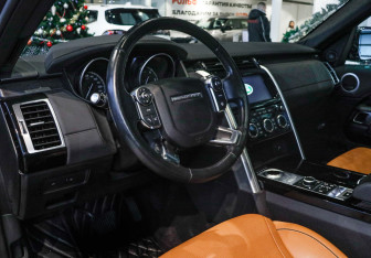 Подержанный автомобиль Land Rover Discovery 2017 года (17 фото)