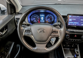 Подержанный автомобиль Hyundai Solaris Sedan 2021 года (21 фото)