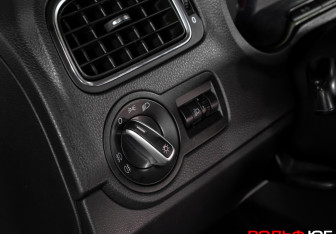 Подержанный автомобиль Volkswagen Polo Sedan 2014 года (18 фото)