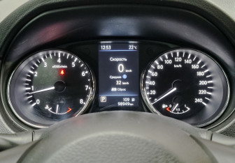 Подержанный автомобиль Nissan X-Trail 2021 года (16 фото)