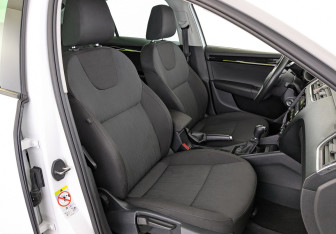 Подержанный автомобиль Skoda Octavia Liftback 2018 года (23 фото)