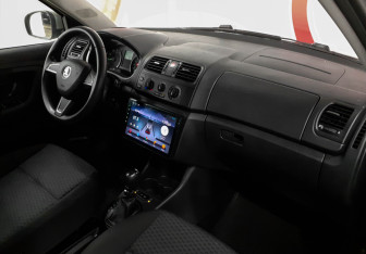 Подержанный автомобиль Skoda Fabia Hatchback 2014 года (9 фото)