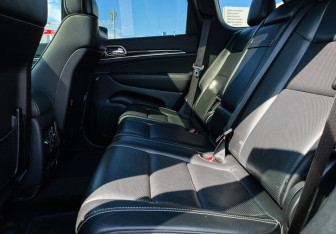 Подержанный автомобиль Jeep Grand Cherokee 2014 года (15 фото)