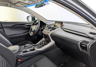 Подержанный автомобиль Lexus NX 2015 года (11 фото)