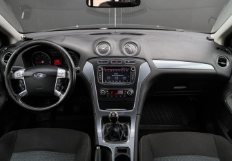Подержанный автомобиль Ford Mondeo Sedan 2011 года (9 фото)