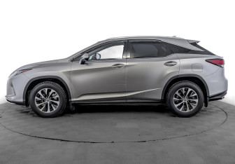 Подержанный автомобиль Lexus RX 2021 года (8 фото)