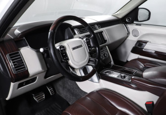 Подержанный автомобиль Land Rover Range Rover 2013 года (15 фото)